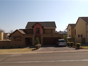 3 Bed House in Brooklands Lifestyle Estate