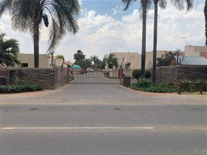 3 Bed Simplex in Glen Marais
