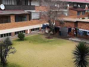 2 Bed Apartment in Westdene