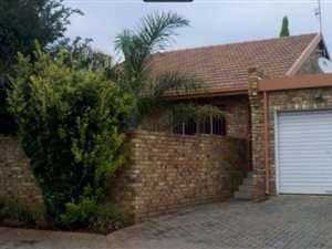 2 Bedroom Townhouse in Bronberrick