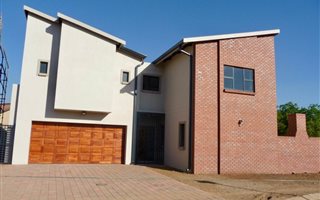 3 Bedroom Cluster in Rietvalleirand