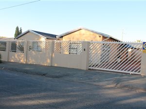 3 Bed House in Crown Gardens