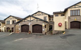 2 Bedroom Duplex in The Wolds
