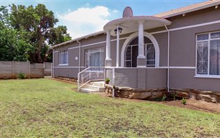 4 Bedroom House in Brakpan Central