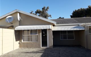 2 Bedroom House in Plattekloof Glen