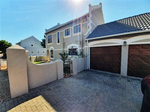 3 Bed House in Rietvalleirand