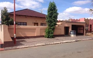 2 Bedroom House in Kagiso