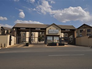 2 Bed Apartment in Ruimsig