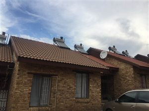 2 Bedroom Apartment in Olievenhoutbosch