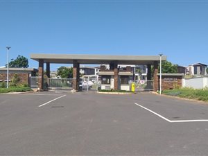 657 m² Land available in Desainagar