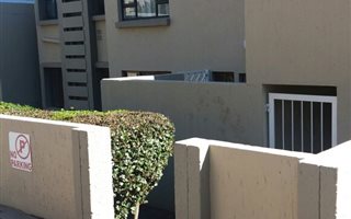 3 Bedroom Apartment in Krugersdorp North