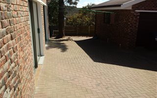 3 Bedroom Garden Cottage in Heiderand