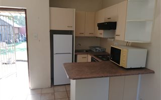 1 Bedroom Garden Cottage in Northdene
