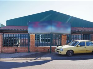 1563 m² Commercial space in Witbank Central