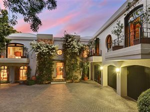 4 Bed House in Westcliff