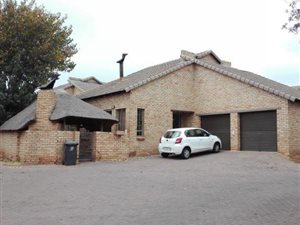 2 Bed Townhouse in Wilgeheuwel