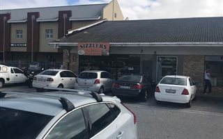 171 m² Retail Space in Linton Grange