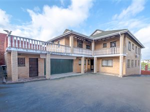 8 Bed House in Metcalfe Park