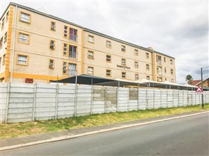 2 Bed Apartment in Cloetesville