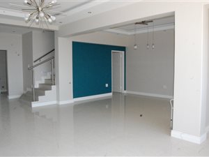 3 Bed Apartment in Melrose North