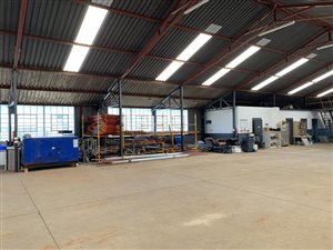938 m² Industrial space in New State Area