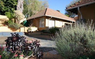 1 Bedroom Garden Cottage in Elton Hill