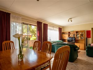 2 Bed Townhouse in Honeydew Ridge