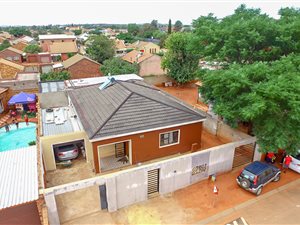 4 Bed House in Eldorado Park