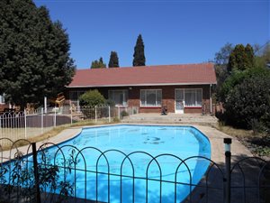 4 Bed House in Brackendowns