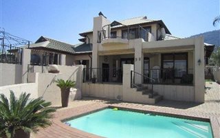 4 Bedroom House in Kosmos Ridge