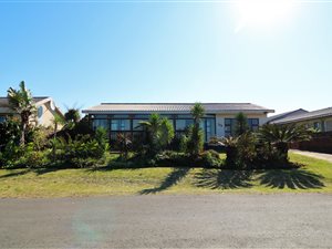 4 Bed House in Kaysers Beach