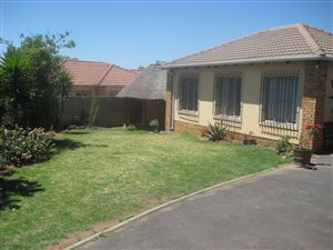 3 Bed House in Moffat View