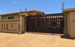 3 Bedroom House in Daveyton