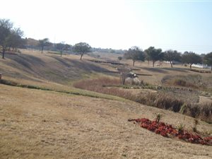 1321 m² Land available in Maroeladal