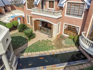 5 Bed House in Poortview