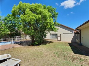 4 Bed House in Brandwag