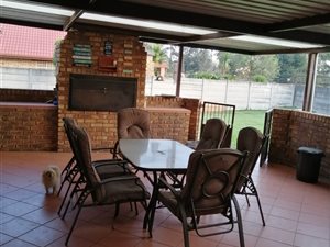 4 Bed House in Dersley