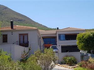 6 Bedroom House in Onrus