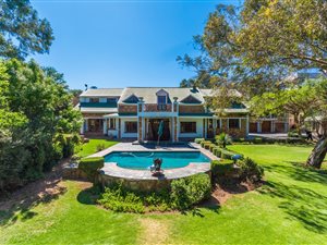 8716 m² Commercial space in Oakdene