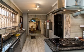 5 Bedroom House in Fleurhof