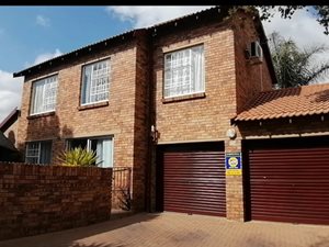3 Bed Duplex in Honeydew Ridge