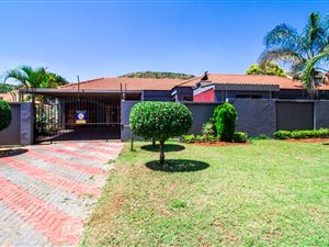 4 Bed House in Ninapark