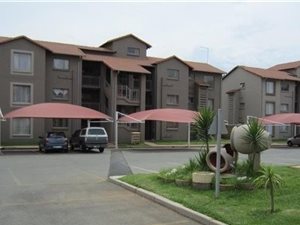 3 Bed Apartment in Kleinfontein
