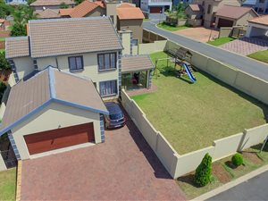 3 Bed House in Amberfield Valley
