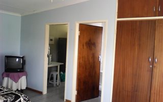 1 Bedroom Garden Cottage in Ontdekkers Park