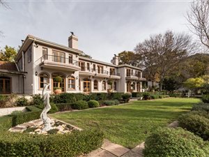 5 Bedroom House in Bishopscourt