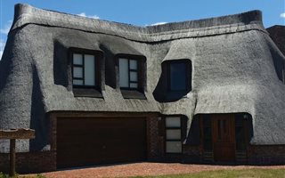 4 Bedroom House in Stilbaai