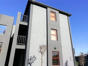 2 Bed Apartment in Eersterivier