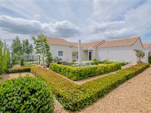 4 Bed House in Pinehurst