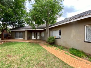 10 Bed House in Robindale